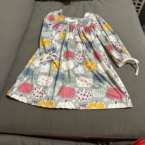 Girls dress